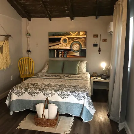 Private And Secluded Studio In Little Havana - 6V